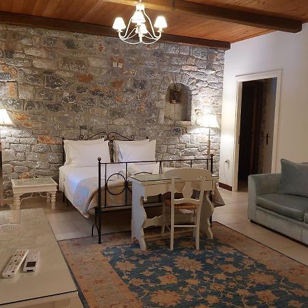 Porto Vitilo Boutique Hotel Karavostásion Eksteriør billede